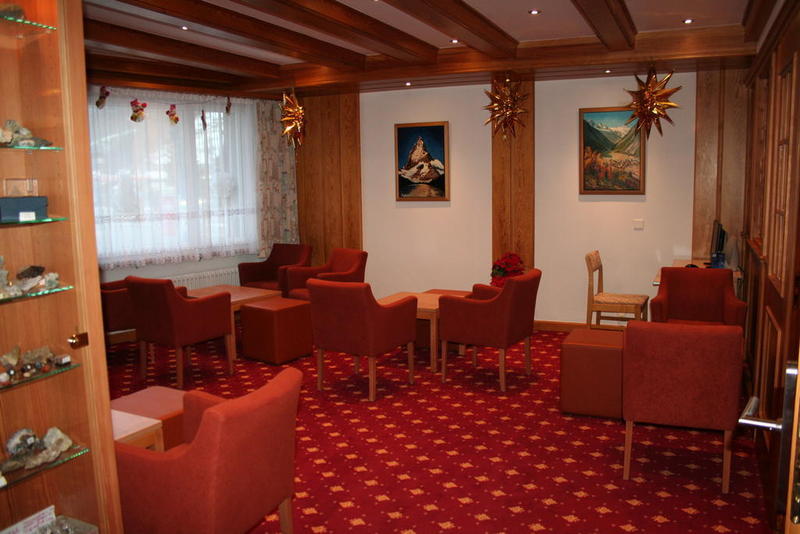 Alpine Budget Rooms By Taescherhof Zermatt Exterior photo